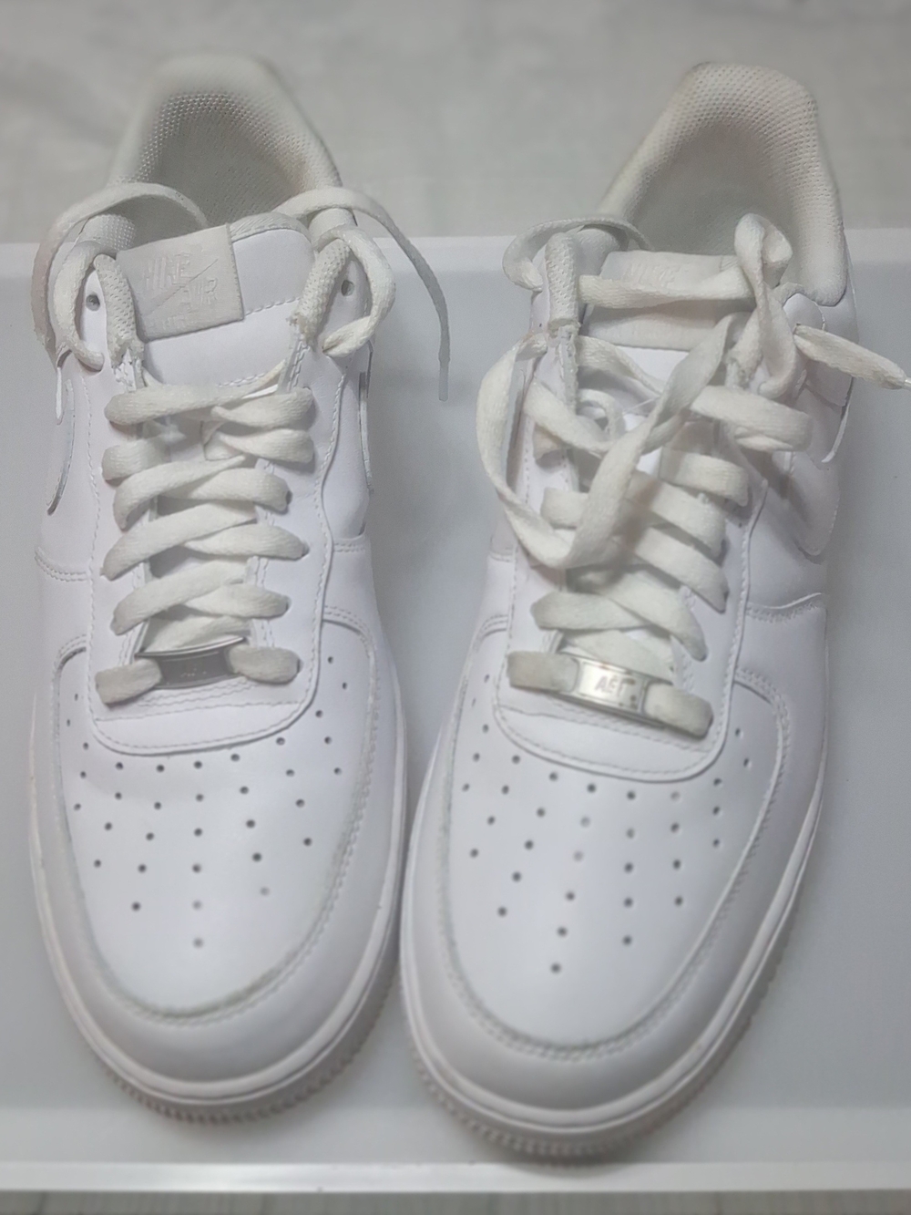 Nike White Men's Athletic Low-Top Sneakers